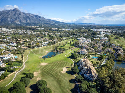 Apartment Breeze - Frontline Golf in Las Brisas Country Club, Nueva Andalucia