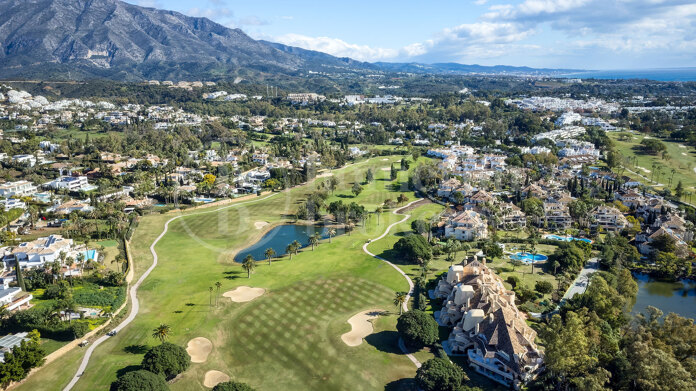 Apartment Breeze - Frontline Golf in Las Brisas Country Club, Nueva Andalucia