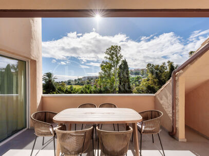 Apartment Breeze - Frontline Golf in Las Brisas Country Club, Nueva Andalucia