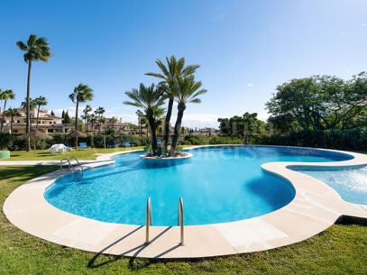 Apartment Breeze - Frontline Golf in Las Brisas Country Club, Nueva Andalucia