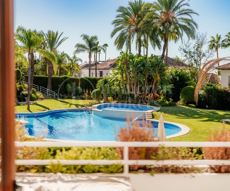 Apartment Alcores - Fully Renovated Four Bedroom Apartment in Nueva Andalucia