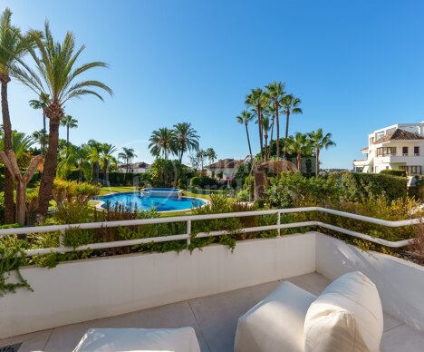 Apartment Alcores - Fully Renovated Four Bedroom Apartment in Nueva Andalucia