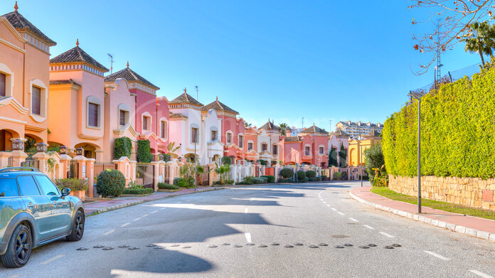 Villa La Alzambra - Semi-Detached Villa in Puerto Banús, Marbella