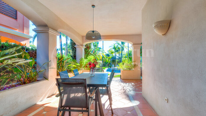 Villa La Alzambra - Semi-Detached Villa in Puerto Banús, Marbella