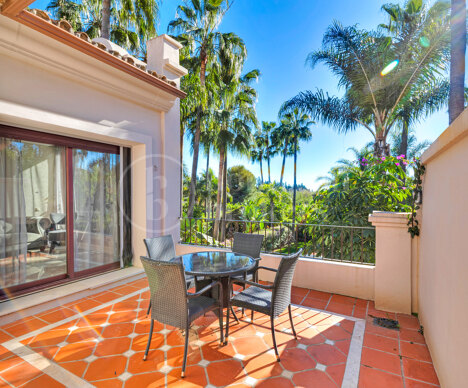 Villa La Alzambra - Semi-Detached Villa in Puerto Banús, Marbella