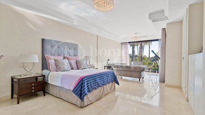 Villa La Alzambra - Semi-Detached Villa in Puerto Banús, Marbella