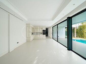 Villa Rio Verde - Modern villa på Marbellas Golden Mile