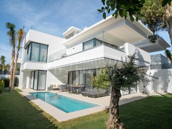 Villa Rio Verde - Modern villa på Marbellas Golden Mile