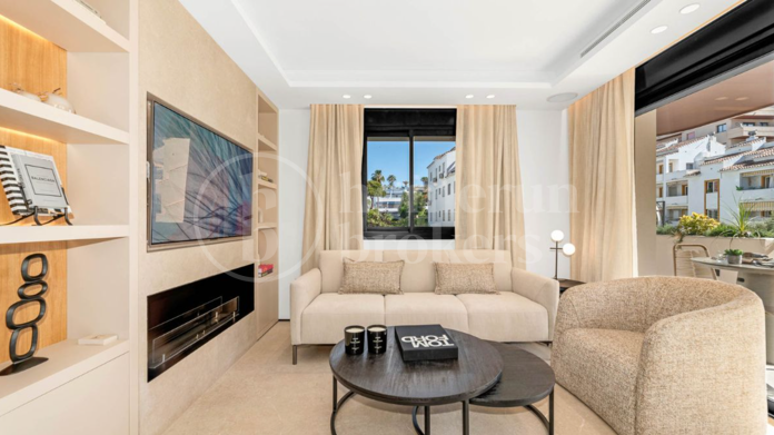 Apartment Trebol - Within Walking Distance to Puerto Banus, Marbella