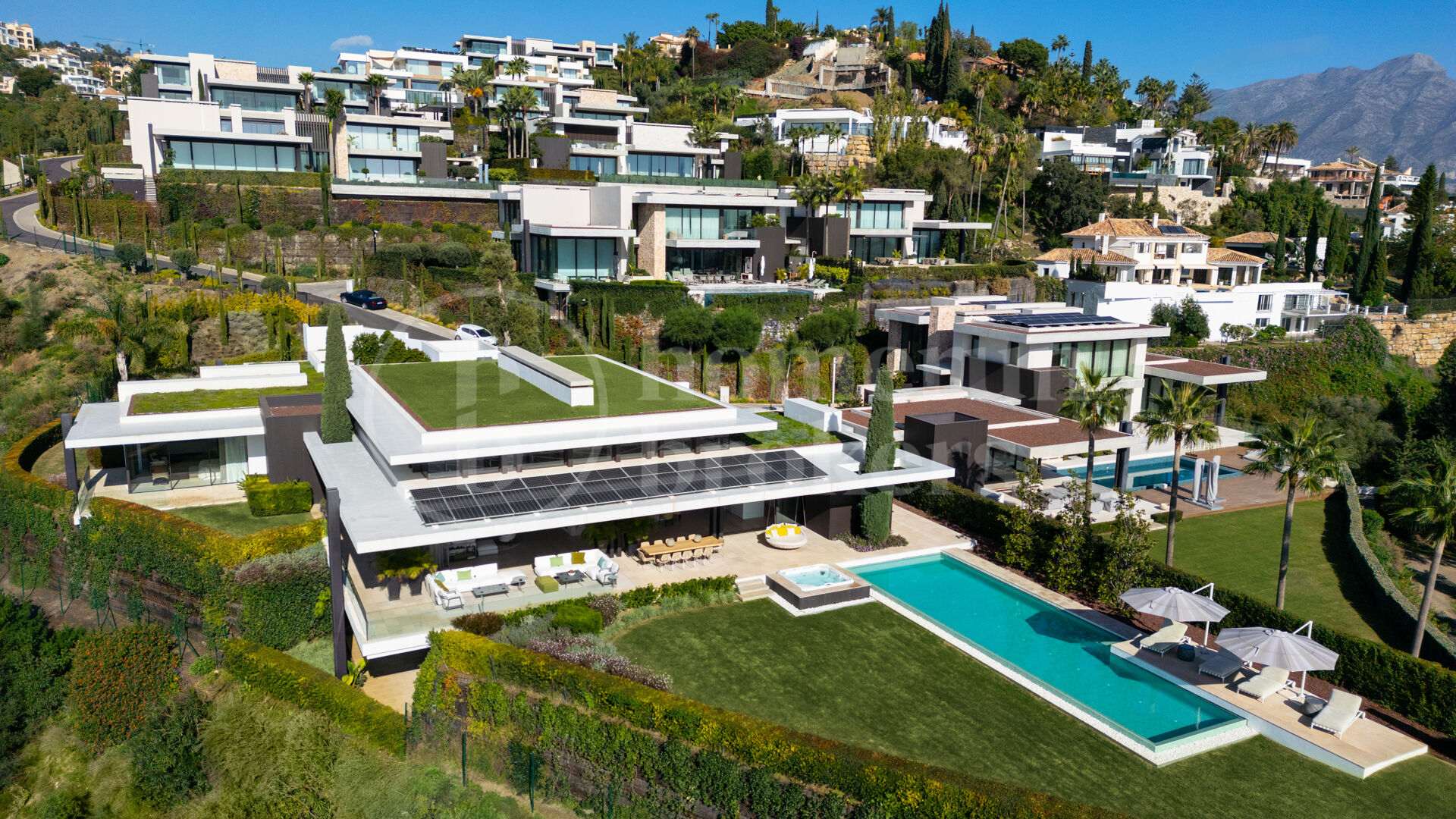 The Hills 1 - in Gated Community La Quinta, Benahavis
