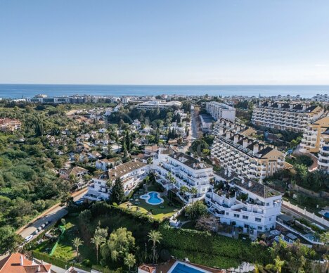 Penthouse Zafiro - Modern Luxury Living in Nueva Andalucía