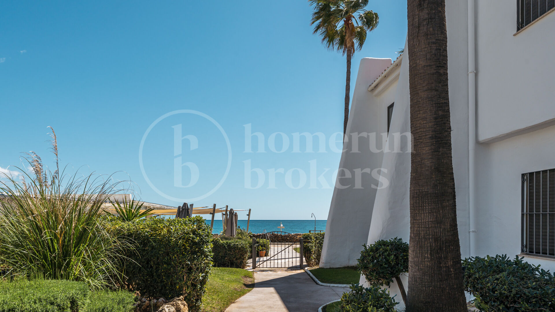 Casa Coral - Frontline Beach Apartment in Marbella Golden Mile