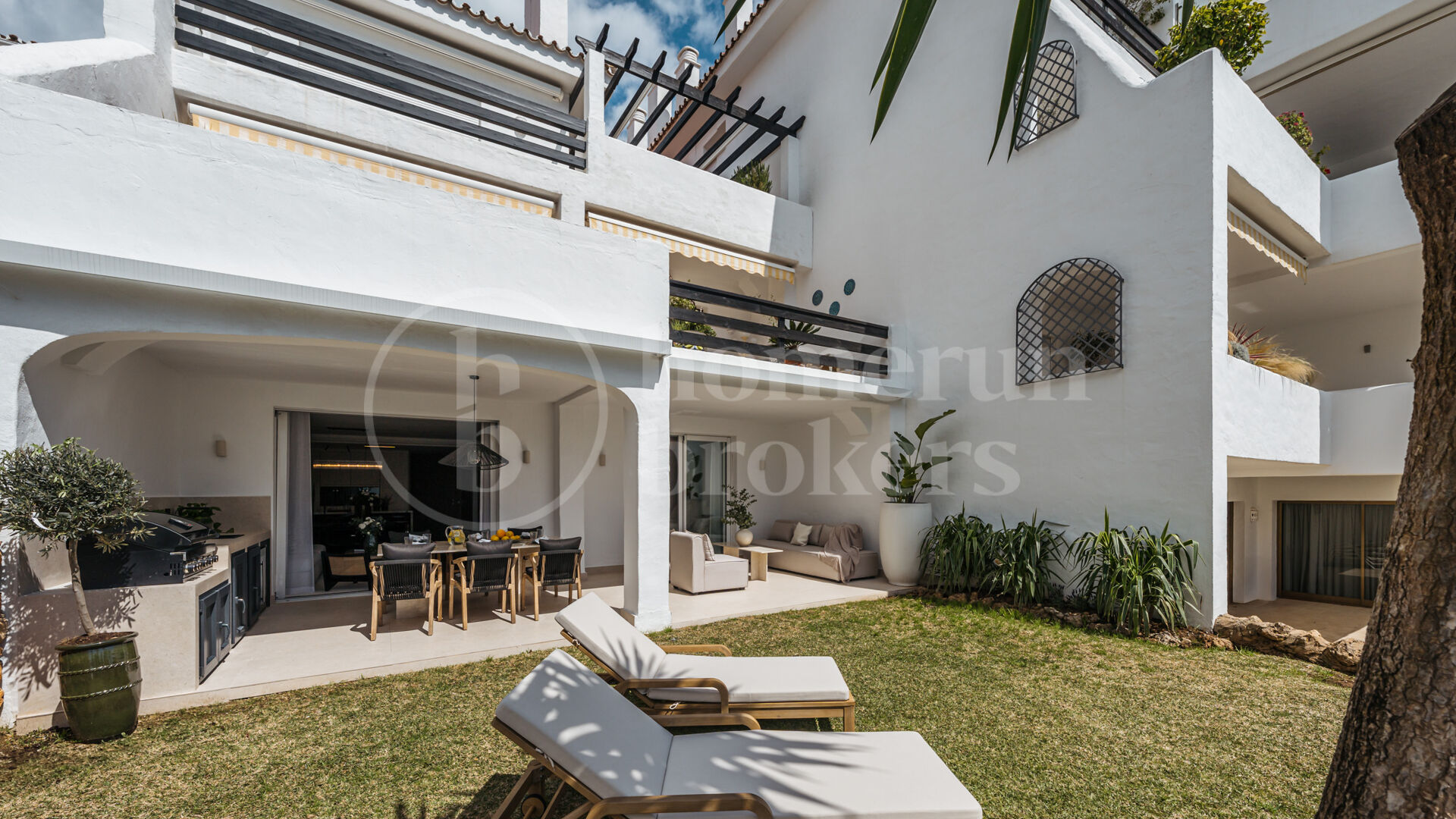 Casa Coral - Frontline Beach Apartment in Marbella Golden Mile