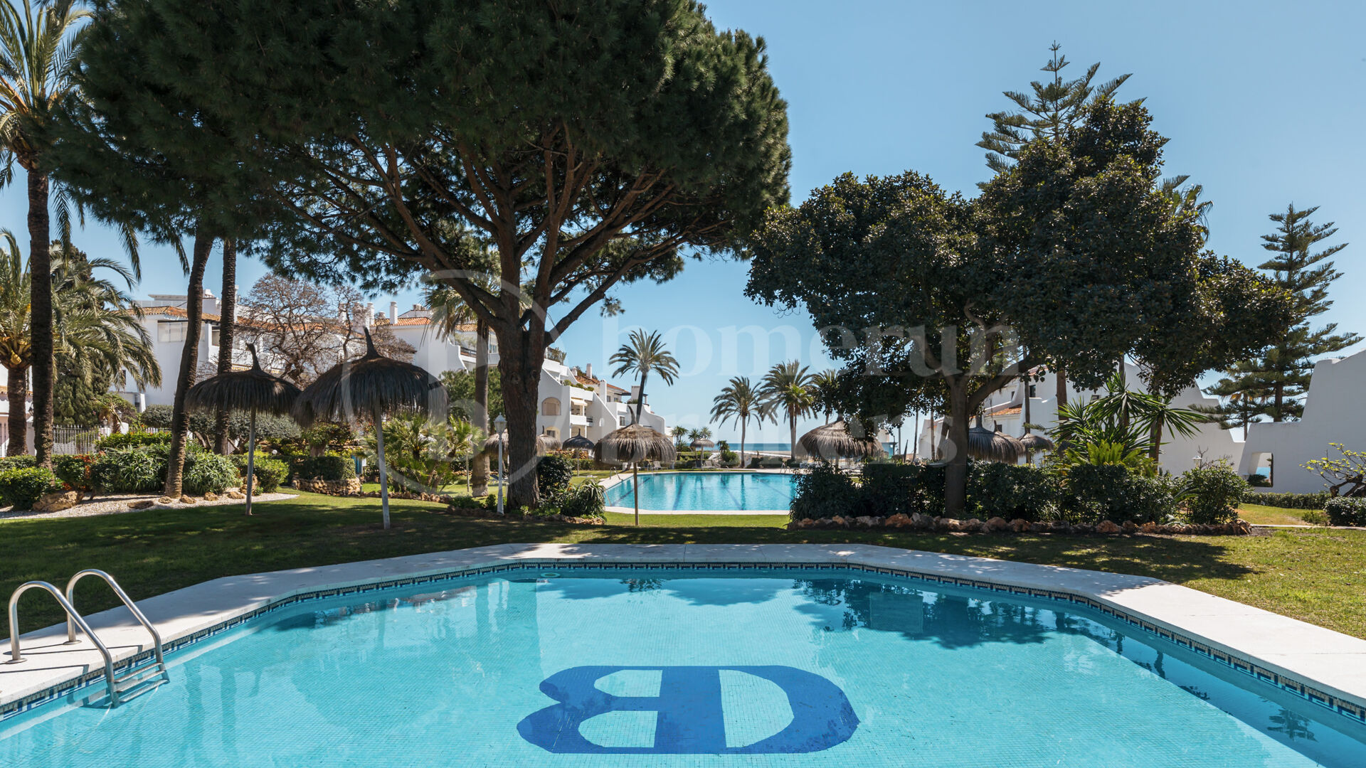 Casa Coral - Frontline Beach Apartment in Marbella Golden Mile
