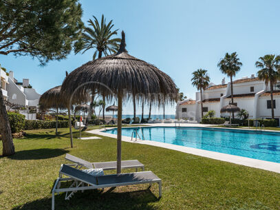 Casa Coral - Frontline Beach Apartment in Marbella Golden Mile
