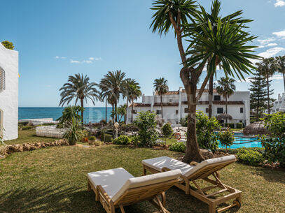 Casa Coral - Frontline Beach Apartment in Marbella Golden Mile