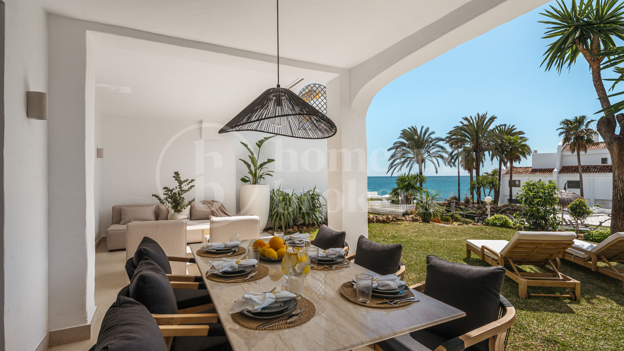 Casa Coral - Frontline Beach Apartment in Marbella Golden Mile