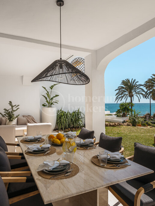 Casa Coral - Frontline Beach Apartment in Marbella Golden Mile