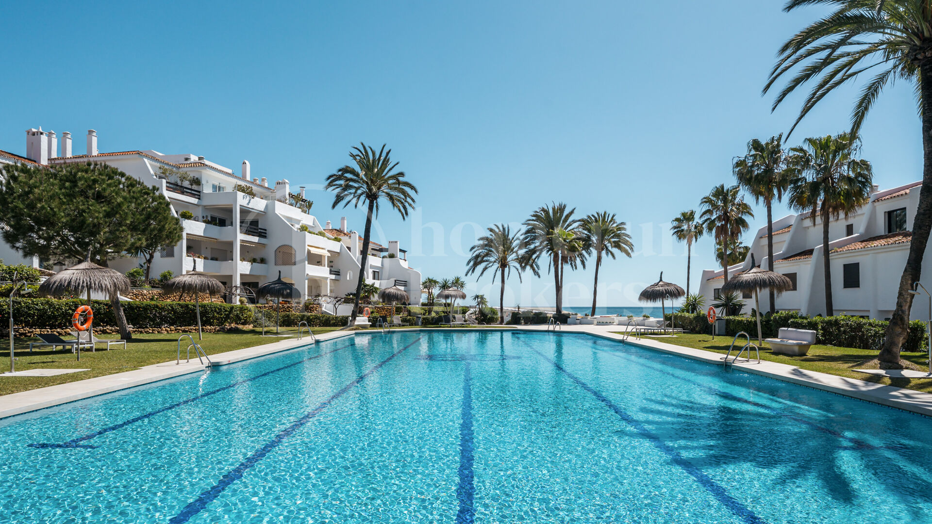 Casa Coral - Frontline Beach Apartment in Marbella Golden Mile
