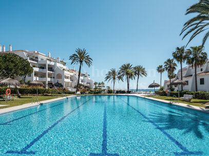 Casa Coral - Frontline Beach Apartment in Marbella Golden Mile