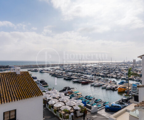 The Penthouse - Modern Penthouse in Puerto Banús Marina, Marbella