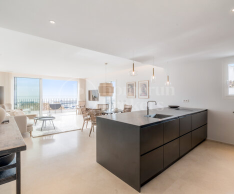 The Penthouse - Modern Penthouse in Puerto Banús Marina, Marbella