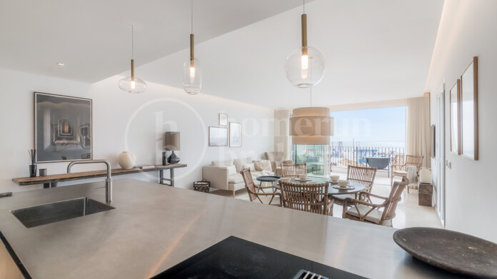 The Penthouse - Modern Penthouse in Puerto Banús Marina, Marbella