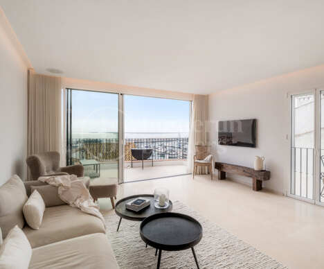 The Penthouse - Modern Penthouse in Puerto Banús Marina, Marbella