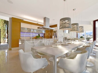 Casa Blanca - Panoramic La Concha and Mediterranean Sea View