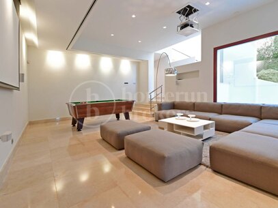 Casa Blanca - Panoramic La Concha and Mediterranean Sea View