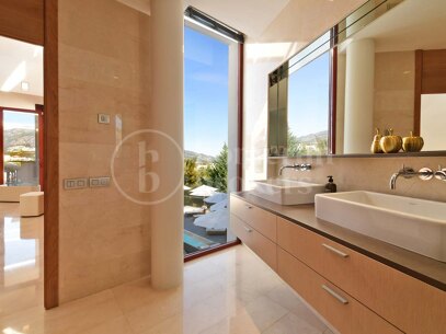 Casa Blanca - Panoramic La Concha and Mediterranean Sea View