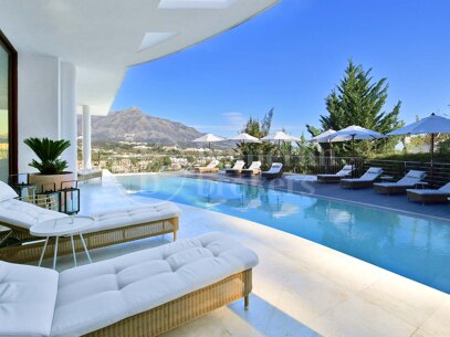 Casa Blanca - Panoramic La Concha and Mediterranean Sea View