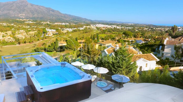 Casa Blanca, Panoramic view of La Concha and Mediterranean Sea View