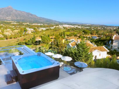 Casa Blanca - Panoramic La Concha and Mediterranean Sea View
