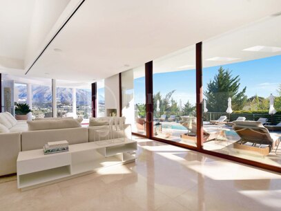 Casa Blanca - Panoramic La Concha and Mediterranean Sea View