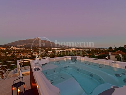 Casa Blanca - Panoramic La Concha and Mediterranean Sea View