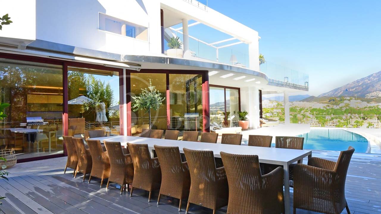 Casa Blanca - Panoramic La Concha and Mediterranean Sea View