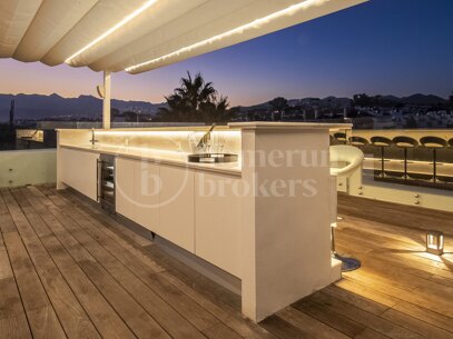 Villa Costabella - Frontline Beach in Marbella East