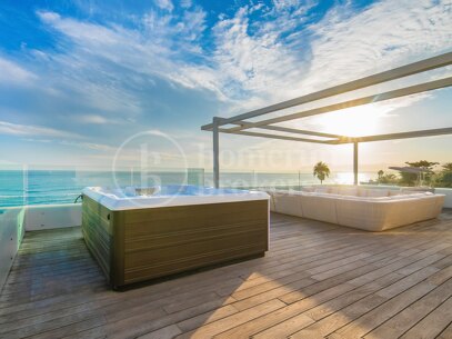 Villa Costabella - Frontline Beach in Marbella East