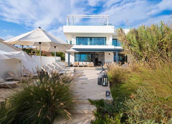Luxury Casa For Sale In Costabella