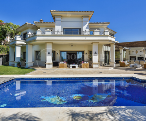 Villa Arqueros - Front Line Golf with sea views in Los Arqueros, Benahavis