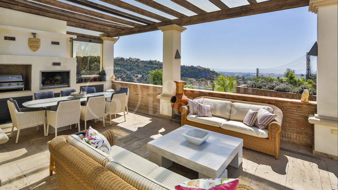 Villa Arqueros - Front Line Golf with sea views in Los Arqueros, Benahavis