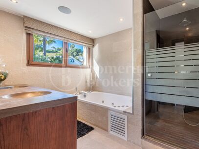 Casa Las Brisas - Renovated Villa in Las Brisas, Nueva Andalucia