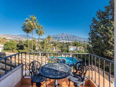 Casa Las Brisas - Renovated Villa in Las Brisas, Nueva Andalucia