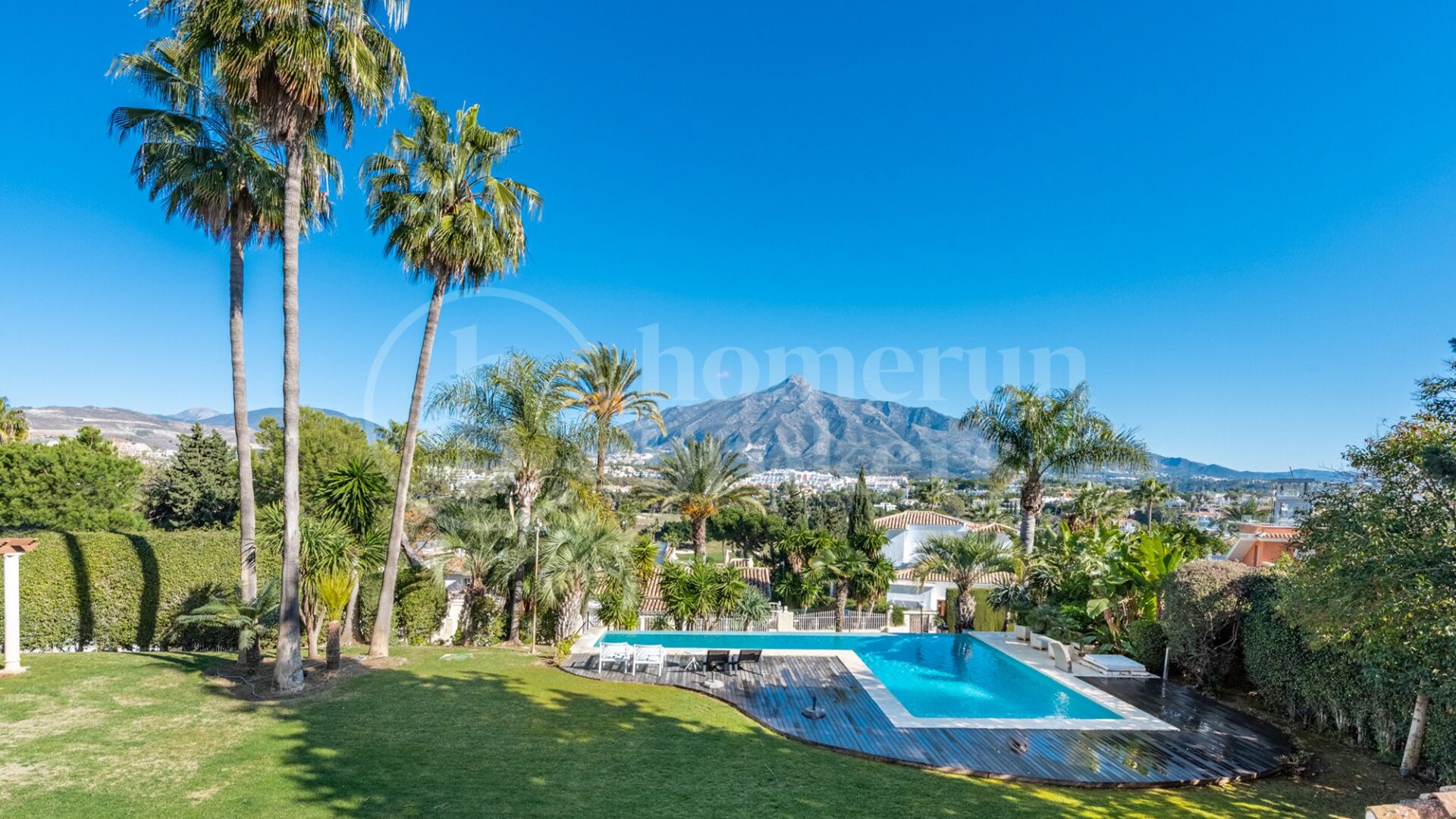 Casa Las Brisas - Renovated Villa in Las Brisas, Nueva Andalucia