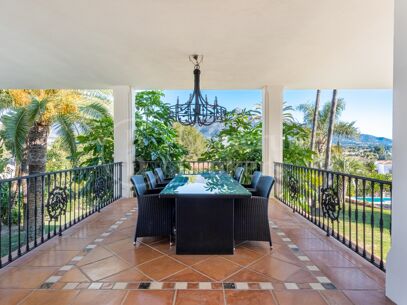 Casa Las Brisas - Renovated Villa in Las Brisas, Nueva Andalucia