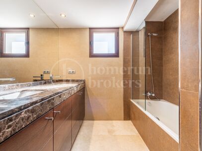 Casa Las Brisas - Renovated Villa in Las Brisas, Nueva Andalucia