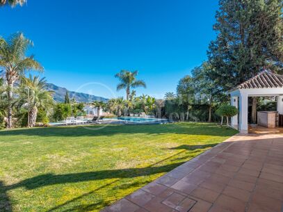 Casa Las Brisas - Renovated Villa in Las Brisas, Nueva Andalucia