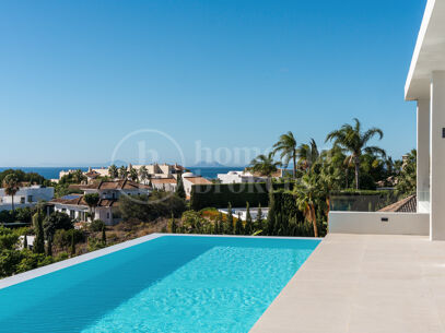 Villa Olivia - Impressive Family Home in Los Flamingos