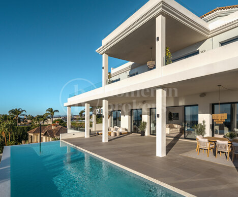 Villa Olivia - Impressive Family Home in Los Flamingos